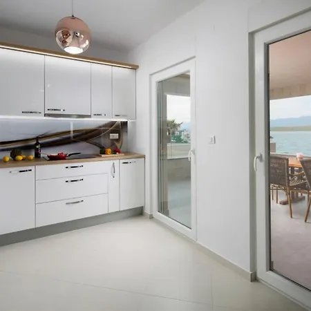 In With Sea View, Terrace, Air Conditioning, Wi-fi Apartamento