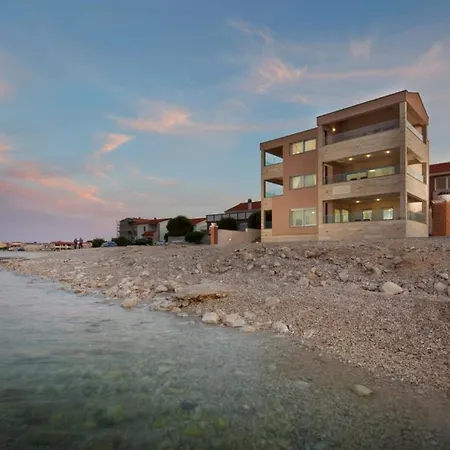 In With Sea View, Terrace, Air Conditioning, Wi-fi Apartmán