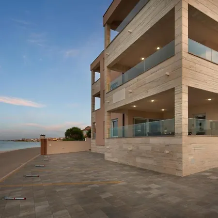 In With Sea View, Terrace, Air Conditioning, Wi-fi * Vir