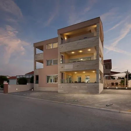 Apartmán In With Sea View, Terrace, Air Conditioning, Wi-fi
